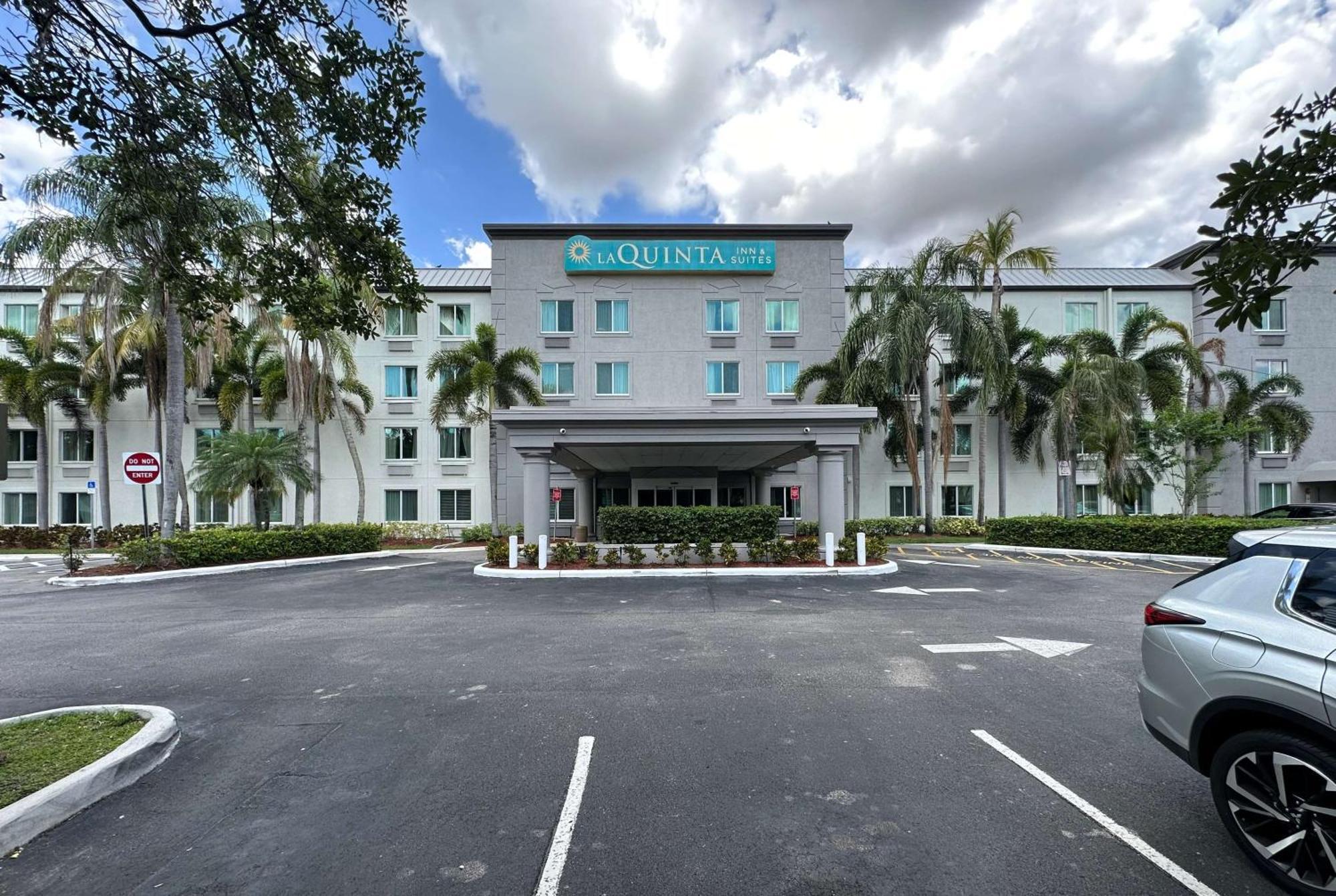 La Quinta Inn & Suites By Wyndham Sawgrass Sunrise Zewnętrze zdjęcie