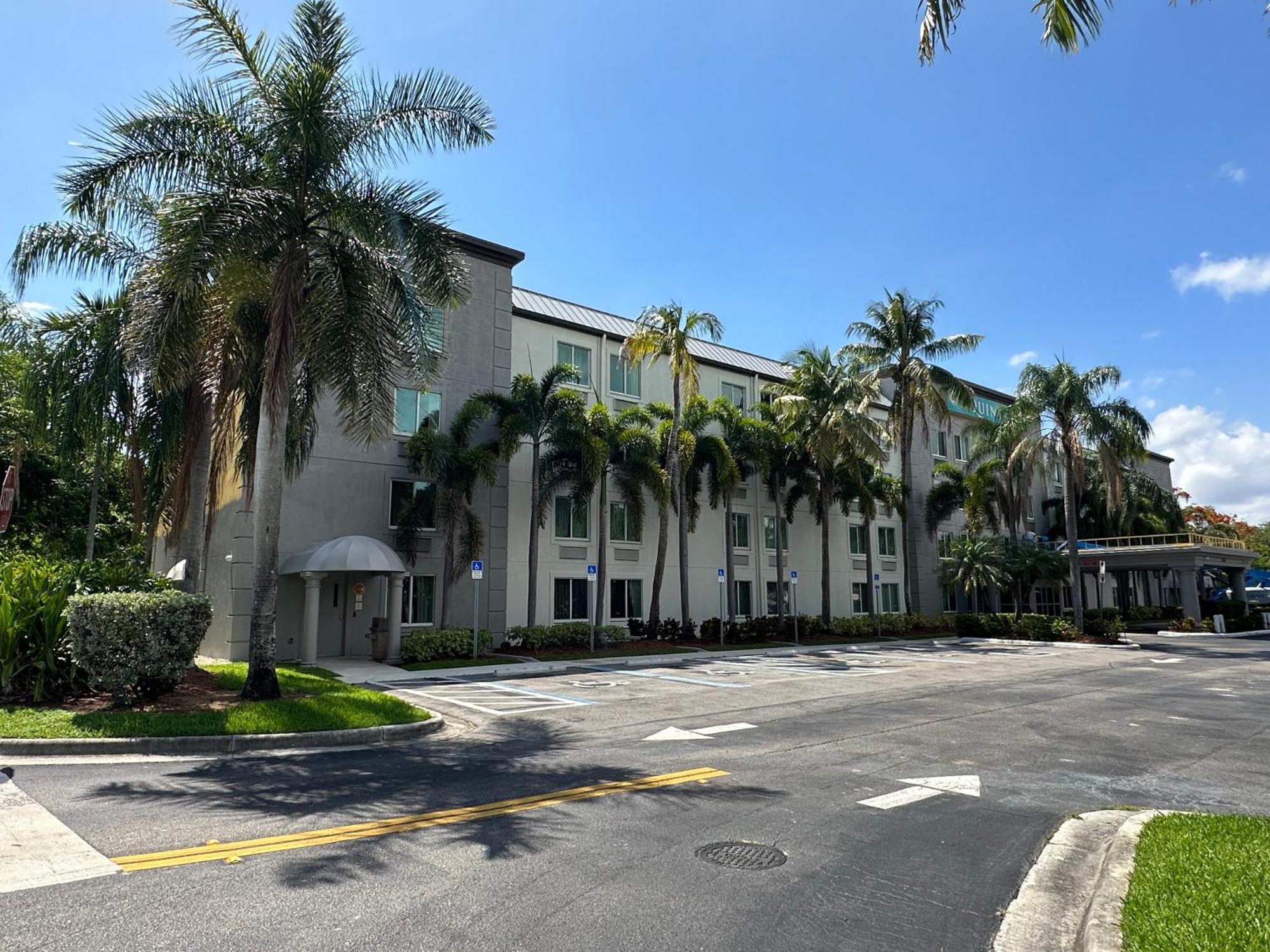 La Quinta Inn & Suites By Wyndham Sawgrass Sunrise Zewnętrze zdjęcie